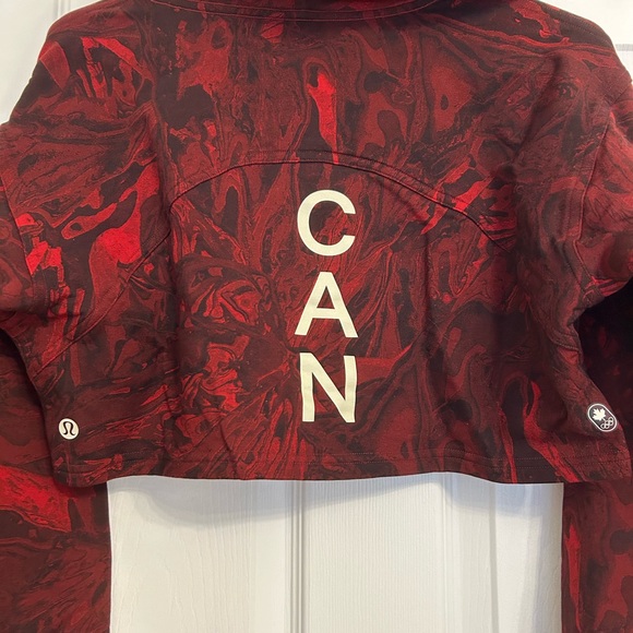 Lululemon limited edition red olympics cropped hoodie size 8 - Picture 3 of 4